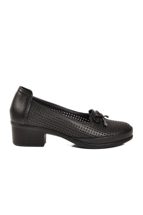 Siyah Hakiki Deri Kadın Topuklu Klasik Ayakkabı 70-1 Z