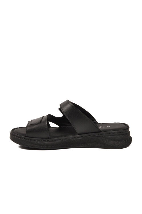 Siyah Hafif Yumuşak Tabanlı Cırtlı Kadın Terlik 492147 Z