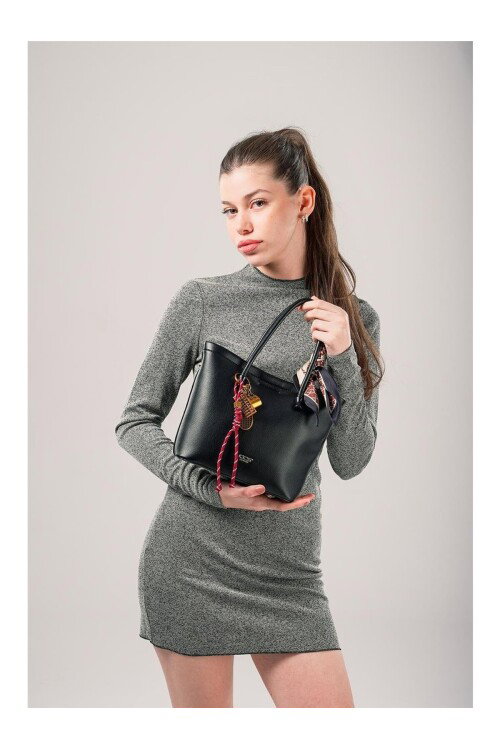 Siyah Kadın Omuz Çantası 18046
