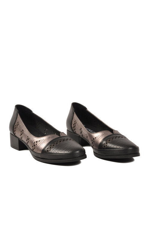 Siyah Hakiki Deri Kadın Topuklu Ayakkabı 1709280Y Z