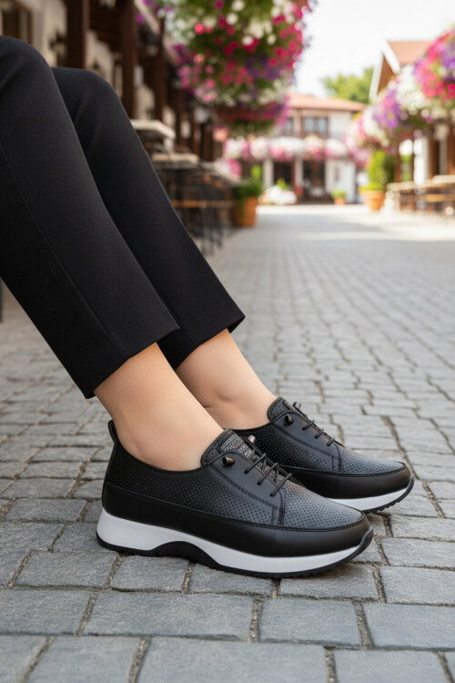 Siyah Lastik Bağcıklı Hafif Kadın Casual Ayakkabı 060 Z