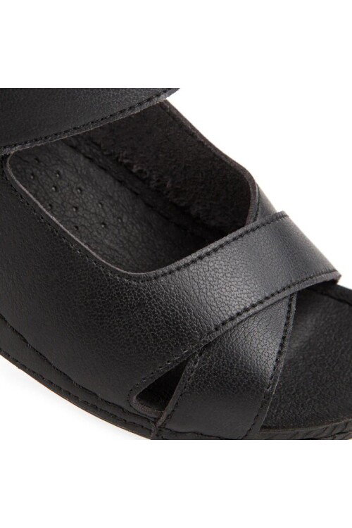 Siyah Jel Tabanlı Kadın Sandalet 31123 Capella Z