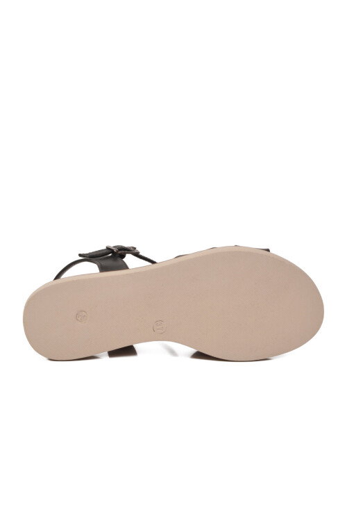 Siyah Hafif Yumuşak Tabanlı Kadın Sandalet 335332 Z