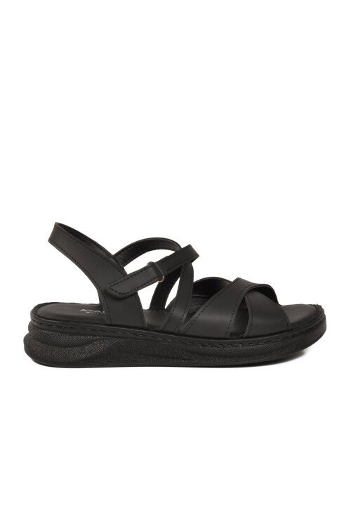 Siyah Hafif Yumuşak Tabanlı Cırtlı Kadın Sandalet 492142 Z