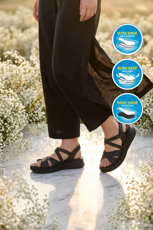 Siyah Hafif Yumuşak Tabanlı Cırtlı Kadın Sandalet 492142 Z