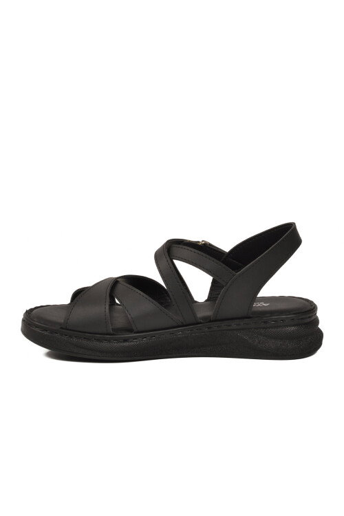 Siyah Hafif Yumuşak Tabanlı Cırtlı Kadın Sandalet 492142 Z