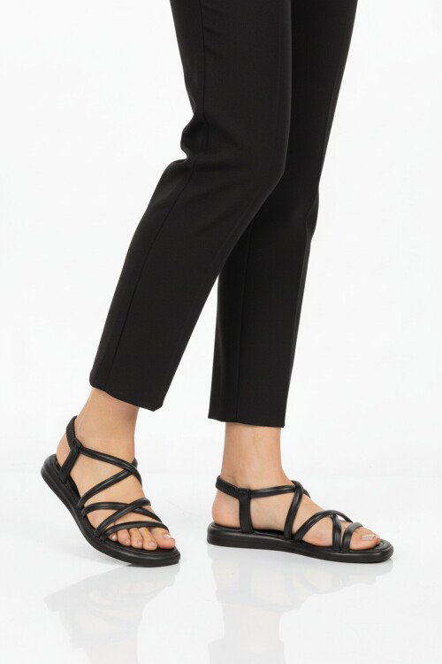 Siyah Hafif Esnek Kadın Sandalet S-20 Z