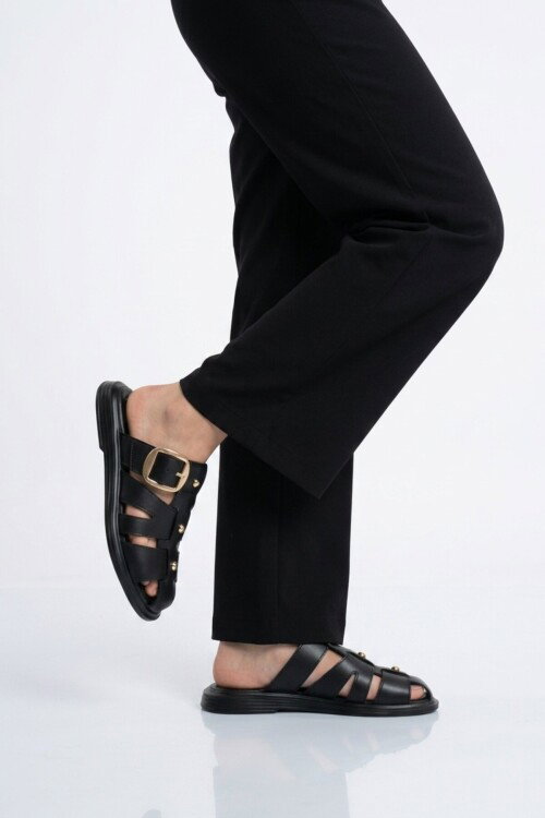 Siyah Yumuşak Tabanlı Önü Kapalı Kadın Terlik 322224 Z