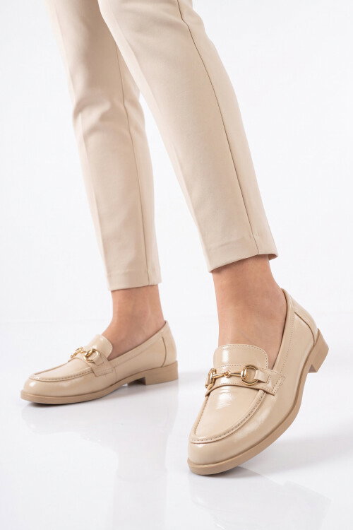 Tokalı Şık Rahat Loafer Ayakkabı Bej Parlak Kadın Klasik Casual Ayakkabı PC-56058
