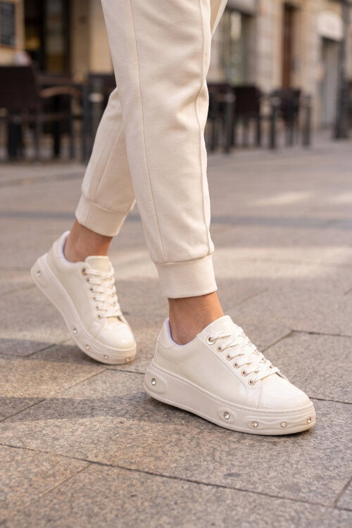 Taş Detaylı Bağcıklı Sneaker Kalın Rahat Tabanlı Beyaz Cilt Şık Kadın Casual Yürüyüş Ayakkabı 431179