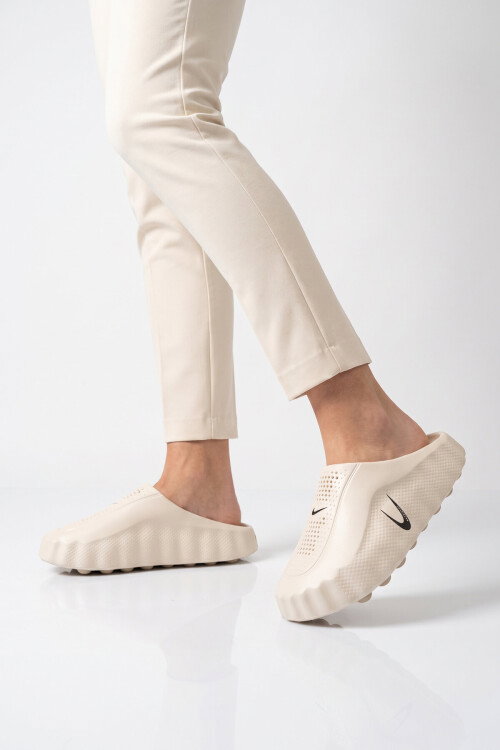 Ekru-Kum Önü Kapalı Hafif Rahat Eva Tabanlı Unisex Sabo Terlik 2510