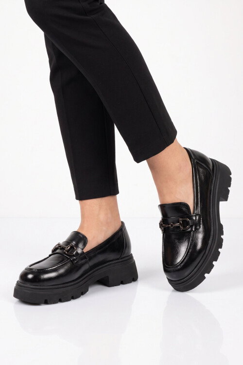 Kadın Loafer Ayakkabı Tokalı Kalın Taban Siyah Cilt Şık Kadın Klasik Casual Ayakkabı 572508 