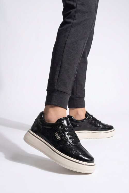 Taş Detaylı Şık Sneaker Kalın Rahat Taban Bağcıklı Siyah Cilt Kadın Casual Yürüyüş Ayakkabı 231176 