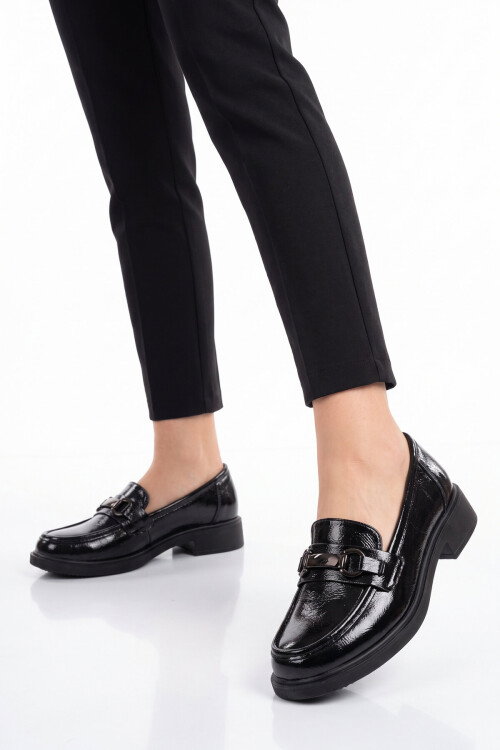 Siyah Parlak Tokalı Şık Rahat Loafer Kadın Klasik Casual Ayakkabı PC-56064 