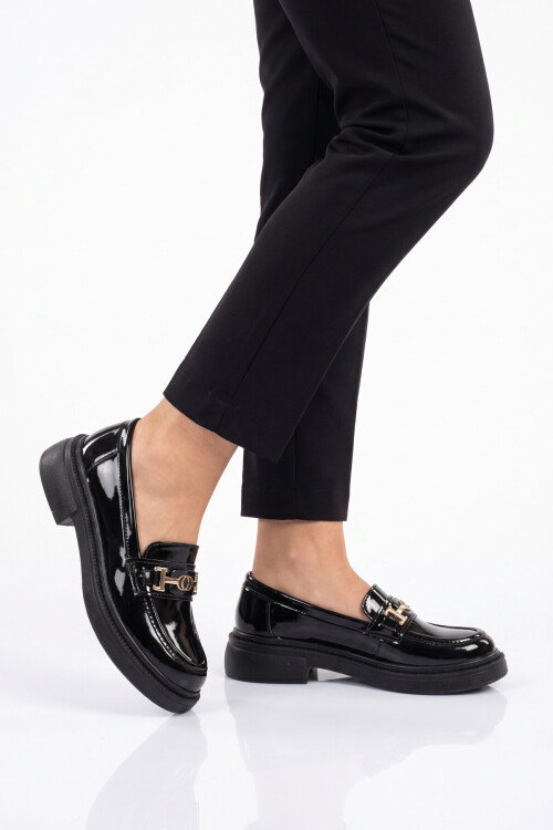 Tokalı Şık Rahat Hafif Kadın Siyah Rugan Klasik Casual Ayakkabı Loafer 1805 Z