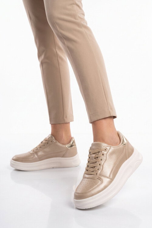 Gold Bağcıklı Kalın Tabanlı Unisex Yürüyüş ve Spor Ayakkabı Sneaker Code 412