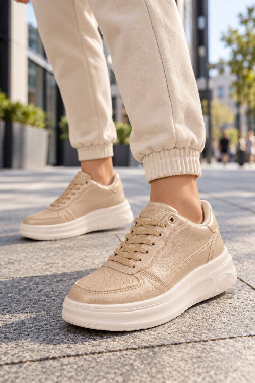 Gold Bağcıklı Kalın Tabanlı Unisex Yürüyüş ve Spor Ayakkabı Sneaker Code 412