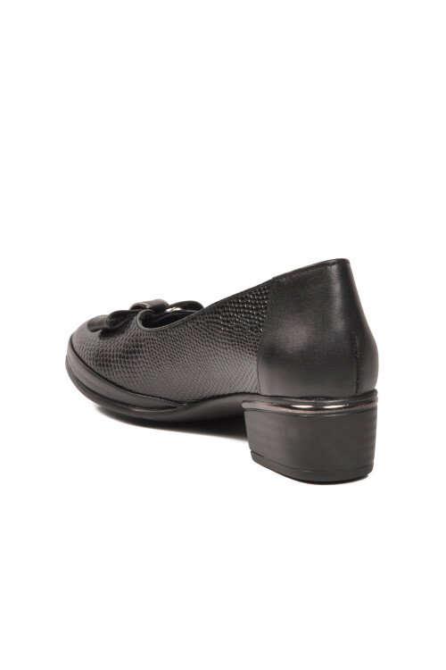 Siyah Hakiki Deri Kadın Fiyonk Detaylı Klasik Topuklu Ayakkabı 2312540K