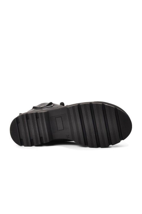 حذاء تقويمي للعظام أسود مموه للأولاد 2301003 F