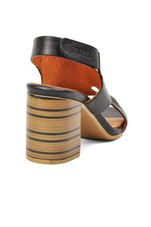 صندل بكعب من الجلد الطبيعي الأسود للنساء 2108502Y Z