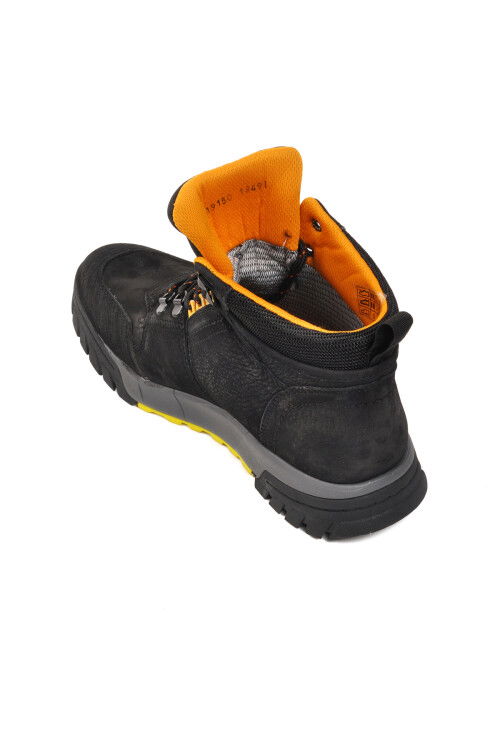 حذاء رجالي أسود من جلد النوبوك للأنشطة الخارجية 152-18491 M