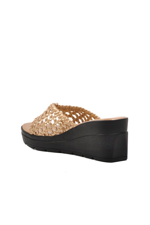 شبشب نسائي بكعب إسفيني ذهبي PC-3529 Z