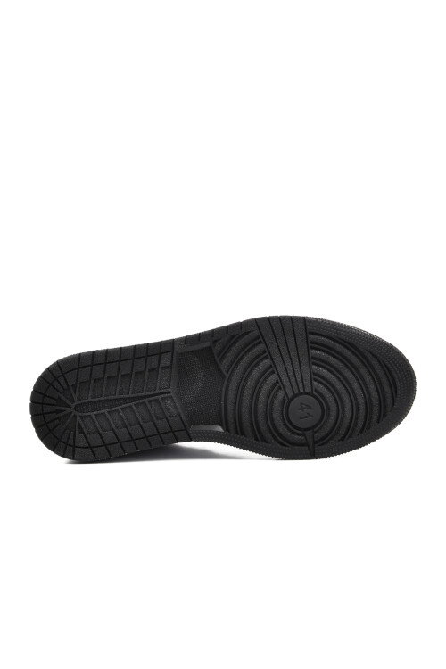 Black and White Mens Sneaker Sloga M