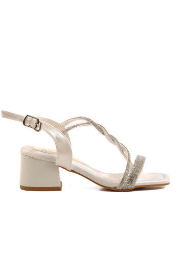 Pearl Girls Stoned Sandals 07 F