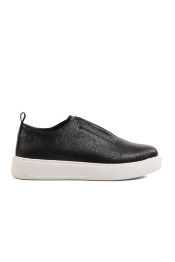 Black Slip-On Mens Casual Shoes 367 M