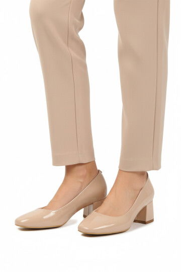 Beige Patent Leather Thick Heeled Womens Evening Shoes 695042 Z