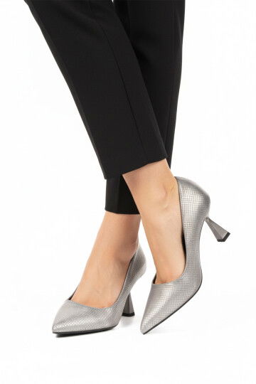 Platinum Thin Heeled Womens Evening Shoes 665140 Z