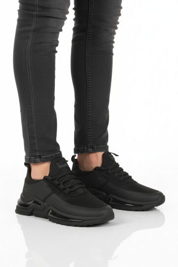 Black Lace-Up Lightweight Flexible Mens Sneakers Than 836 M