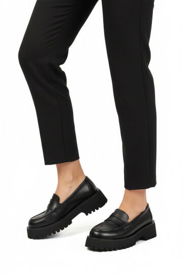 Black Skin Thick Sole Womens Casual Shoes 572453 Z