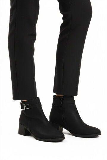 Siyah Zümrüt Fermuarlı Kaymaz Polarlı Kadın Topuklu Bot 417637 Z