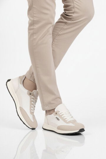 Beyaz Bağcıklı Hafif Esnek Erkek Sneaker 584 M