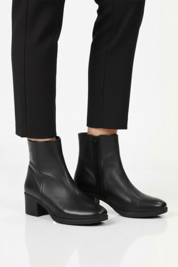 Siyah Hakiki Deri Fermuarlı Polarlı Kadın Bot 92162-1 Z