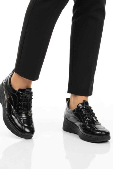 Siyah Rugan Hakiki Deri Anatomik Kadın Casual Ayakkabı 6115 Z