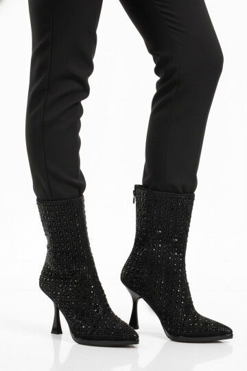 Siyah Taş İşlemeli İnce Topuklu İçi Kürklü Kadın Çizme 671131 Z