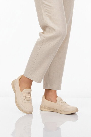 Bej Fileli Hafif Esnek Kolay Giyilebilir Kadın Casual Ayakkabı 575 G