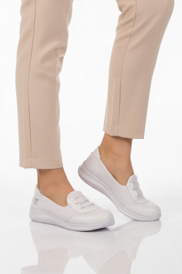 Beyaz Fileli Hafif Kolay Giyilebilir Kadın Günlük Ayakkabı PC-54698 Z