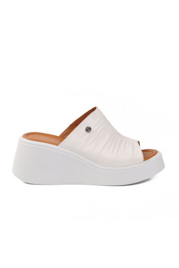 Beyaz Günlük Kadın Topuklu Terlik PC-54610 Z