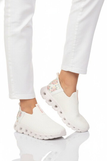Beyaz Fileli Hafif Kolay Giyilebilir Kadın Spor Ayakkabı PCI-10101 G