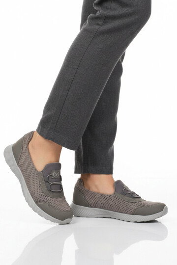 Füme Fileli Hafif Esnek Kolay Giyilebilir Kadın Casual Ayakkabı 575 G