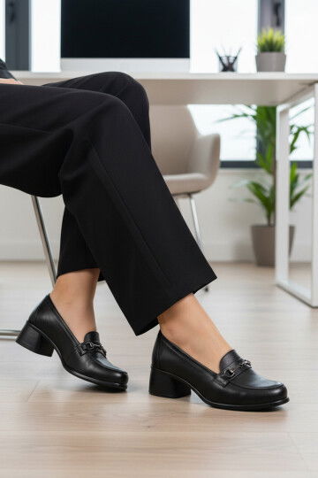 Premium Siyah Hakiki Deri Kadın Topuklu Klasik Ayakkabı 44259 Z