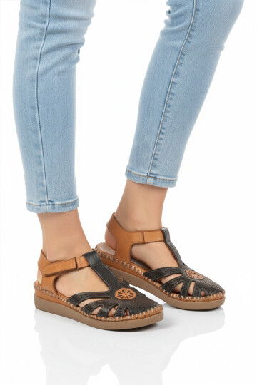 Siyah Hakiki Deri Cırtlı Kadın Günlük Sandalet PC-54517 Z