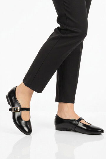 Siyah Hafif Kemerli Kadın Babet Ayakkabı 666160 Z