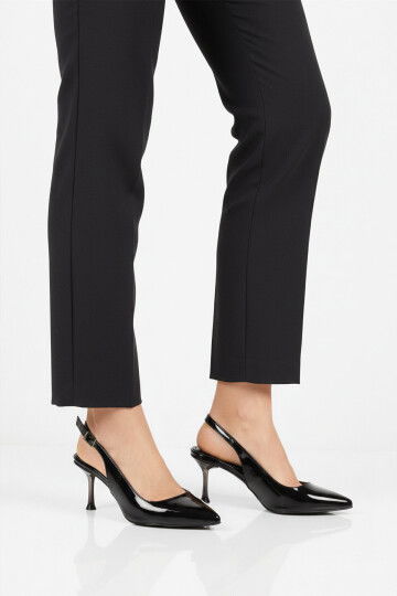 Siyah Rugan Geniş Kalıp İnce Topuklu Kadın Abiye Ayakkabı 653122 Z