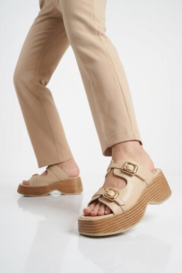 Bej Çift Bantlı Kadın Topuklu Terlik 322183 Z