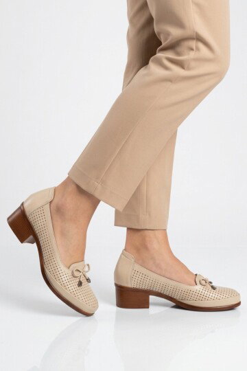 Bej Hakiki Deri Kadın Topuklu Klasik Ayakkabı 70-1 Z