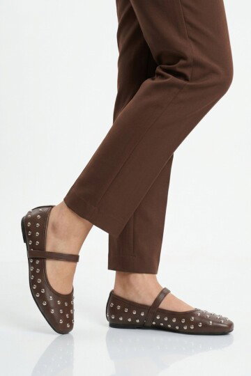 Kahve Hafif Esnek Kemerli Babet Ayakkabı K-305 Z